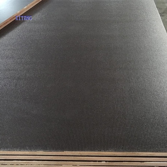 Anti-slip plywood